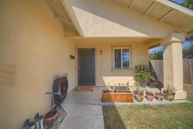 2637 W Acacia, Stockton, CA 95203