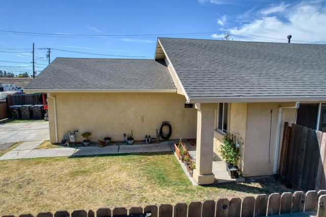 2637 W Acacia, Stockton, CA 95203