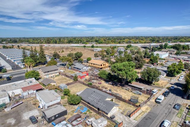 2637 W Acacia, Stockton, CA 95203