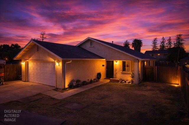 2637 W Acacia, Stockton, CA 95203