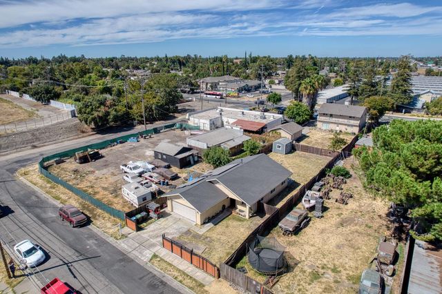 2637 W Acacia, Stockton, CA 95203