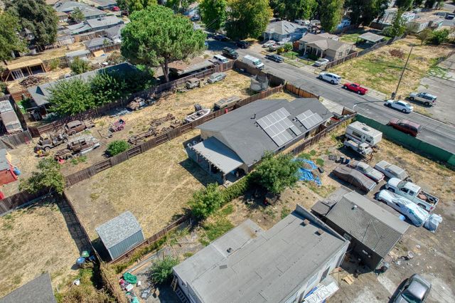 2637 W Acacia, Stockton, CA 95203