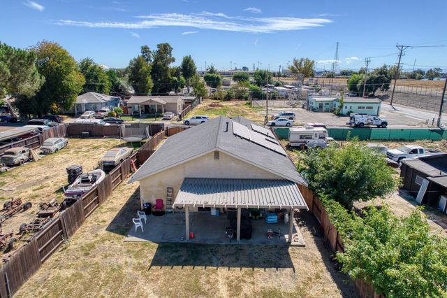 2637 W Acacia, Stockton, CA 95203