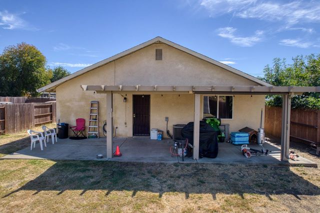 2637 W Acacia, Stockton, CA 95203