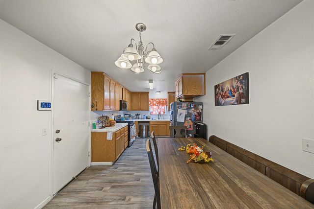 2637 W Acacia, Stockton, CA 95203