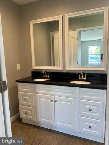 519 SURREY AVE, Berlin, NJ 08009