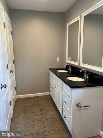 519 SURREY AVE, Berlin, NJ 08009