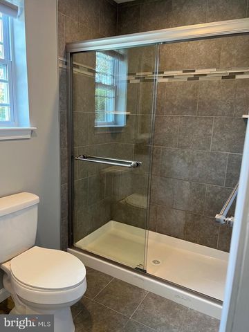 519 SURREY AVE, Berlin, NJ 08009