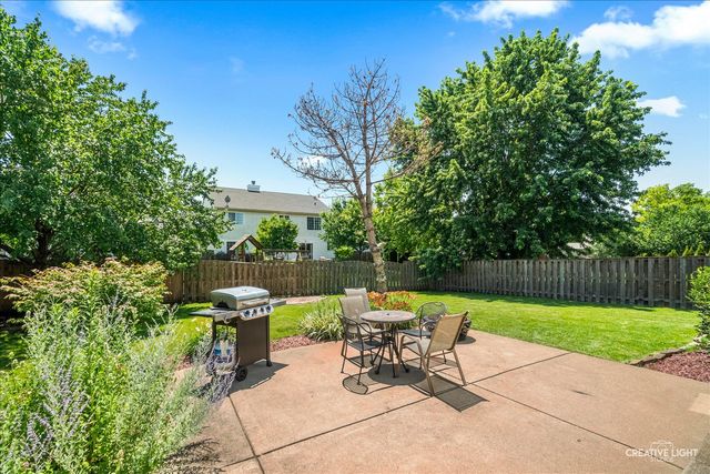 1683 Seaton Lane, Elgin, IL 60123