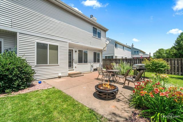 1683 Seaton Lane, Elgin, IL 60123