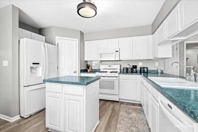 1683 Seaton Lane, Elgin, IL 60123