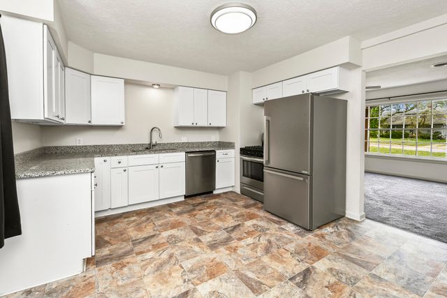 1452 South Avenue, Springfield, MO 65807