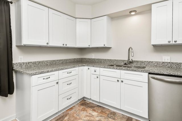 1452 South Avenue, Springfield, MO 65807