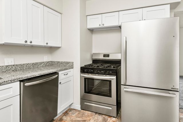 1452 South Avenue, Springfield, MO 65807