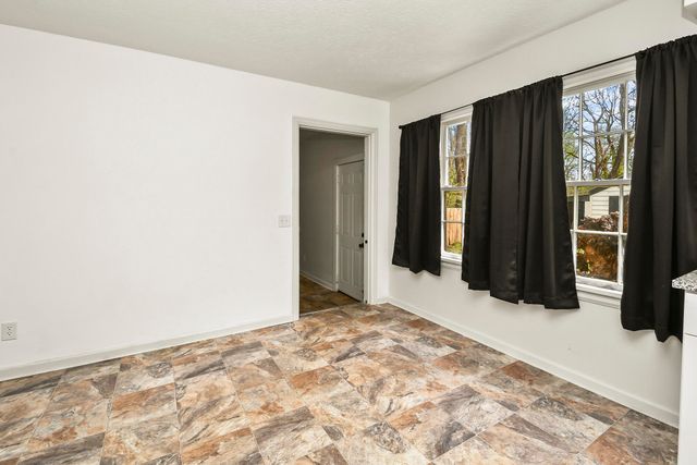 1452 South Avenue, Springfield, MO 65807