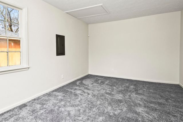 1452 South Avenue, Springfield, MO 65807