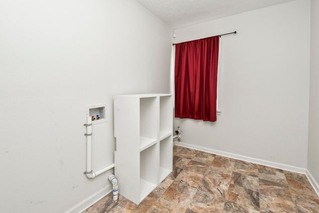 1452 South Avenue, Springfield, MO 65807