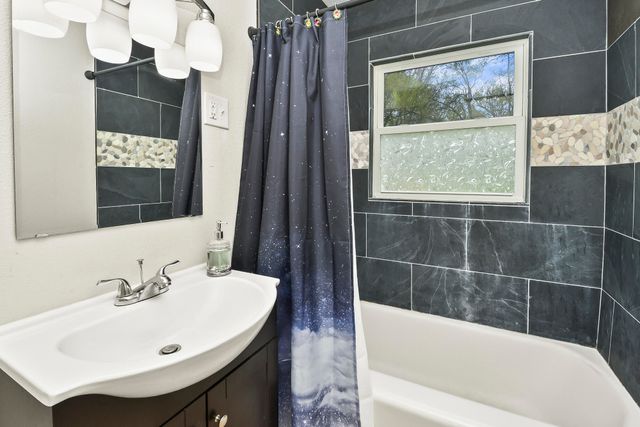 1452 South Avenue, Springfield, MO 65807