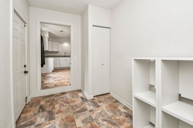 1452 South Avenue, Springfield, MO 65807