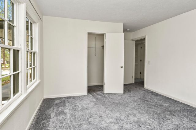 1452 South Avenue, Springfield, MO 65807