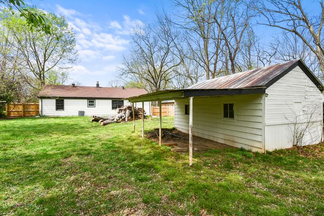 1452 South Avenue, Springfield, MO 65807