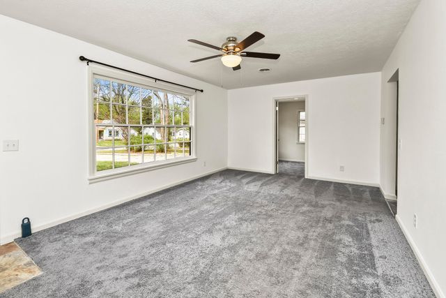 1452 South Avenue, Springfield, MO 65807