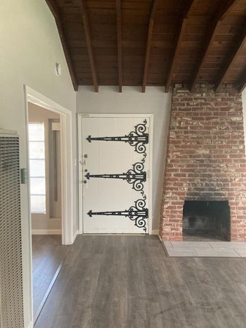 840 E Brown Avenue, Fresno, CA 93710