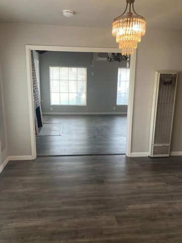 840 E Brown Avenue, Fresno, CA 93710