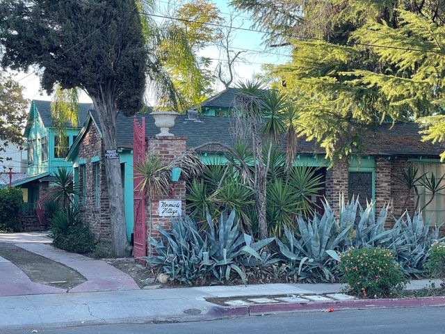 840 E Brown Avenue, Fresno, CA 93710