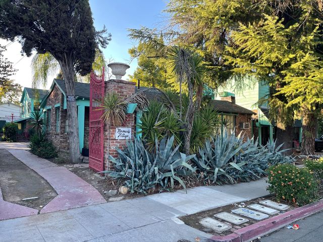 840 E Brown Avenue, Fresno, CA 93710