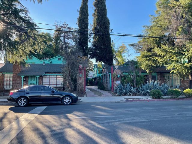 840 E Brown Avenue, Fresno, CA 93710