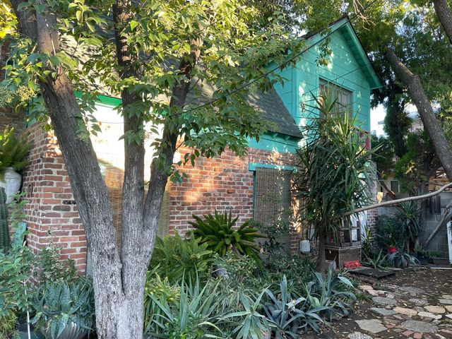 840 E Brown Avenue, Fresno, CA 93710