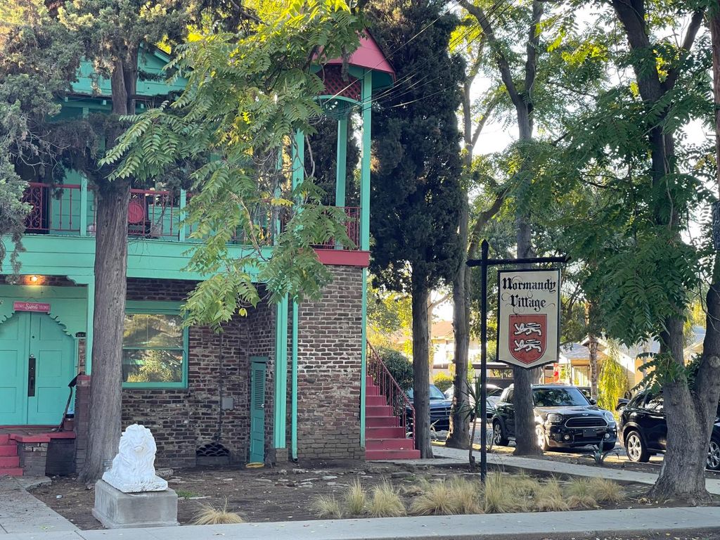 840 E Brown Avenue, Fresno, CA 93710