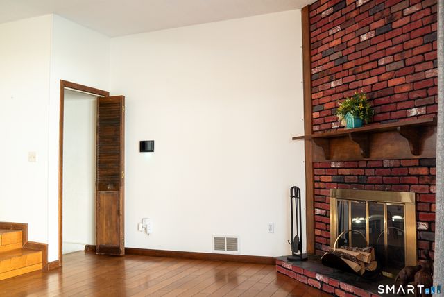 55 Meetinghouse Village 2, Meriden, CT 06450