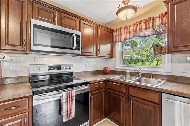 506 Moss Avenue, Liberty, MO 64068