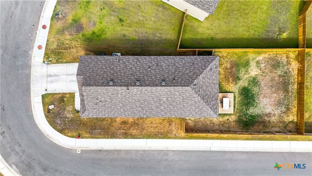 150 Legendary Trail Loop, Floresville, TX 78114