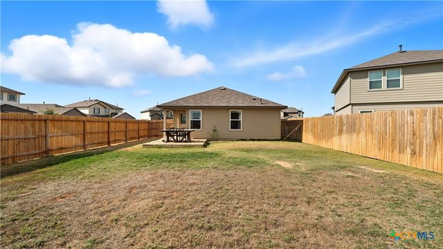 150 Legendary Trail Loop, Floresville, TX 78114