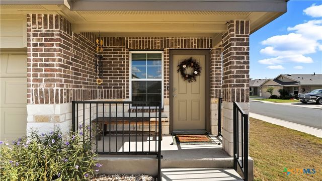 150 Legendary Trail Loop, Floresville, TX 78114