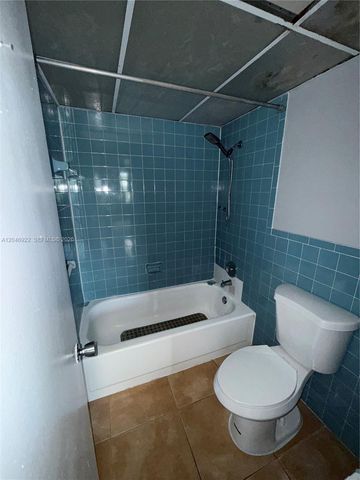 6960 Miami Gardens Dr 2-431A, Hialeah, FL 33015