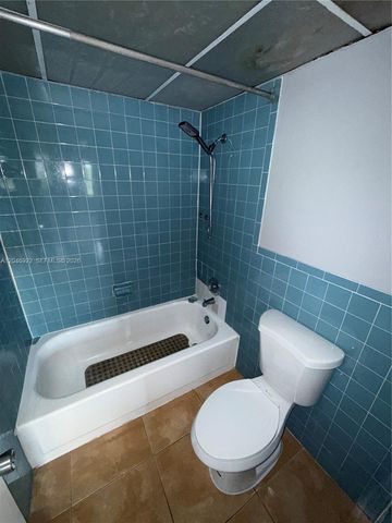 6960 Miami Gardens Dr 2-431A, Hialeah, FL 33015