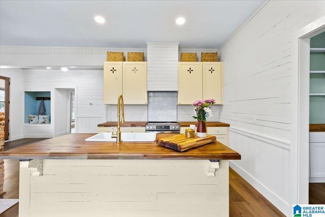 2093 SHANGHAI ROAD, Springville, AL 35146