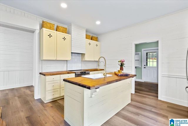 2093 SHANGHAI ROAD, Springville, AL 35146