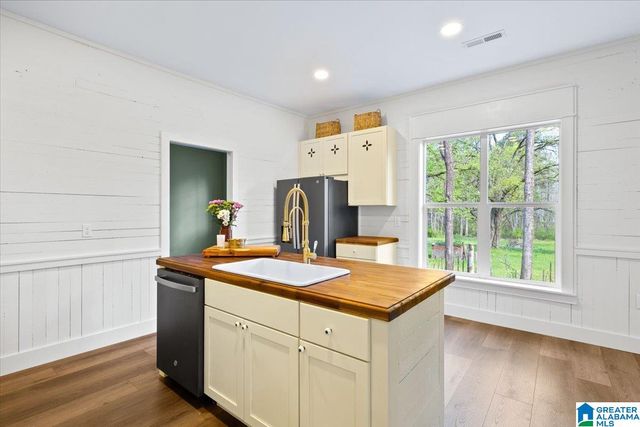 2093 SHANGHAI ROAD, Springville, AL 35146