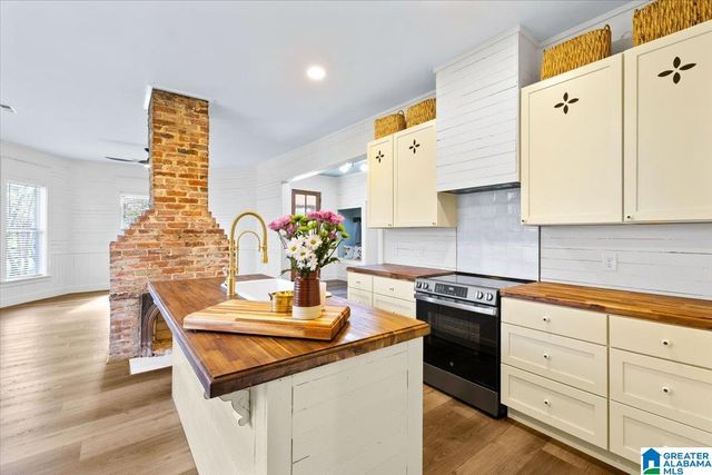 2093 SHANGHAI ROAD, Springville, AL 35146