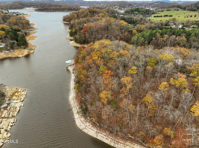 121 Pointe Drive, Piney Flats, TN 37686