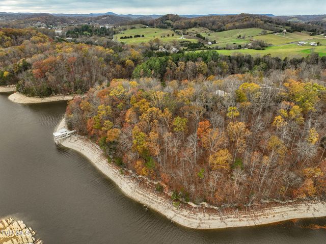 121 Pointe Drive, Piney Flats, TN 37686