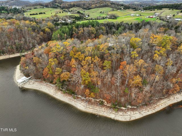 121 Pointe Drive, Piney Flats, TN 37686