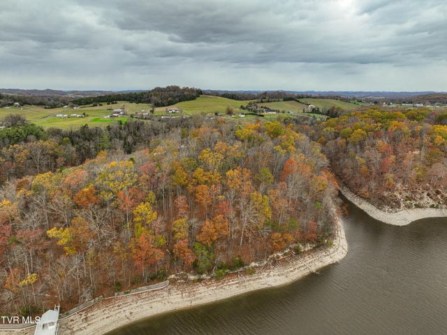 121 Pointe Drive, Piney Flats, TN 37686