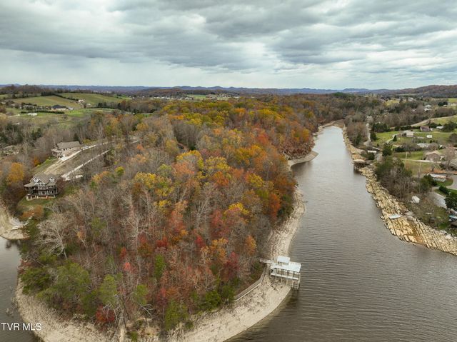 121 Pointe Drive, Piney Flats, TN 37686