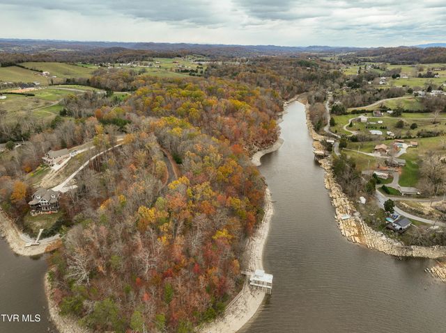 121 Pointe Drive, Piney Flats, TN 37686